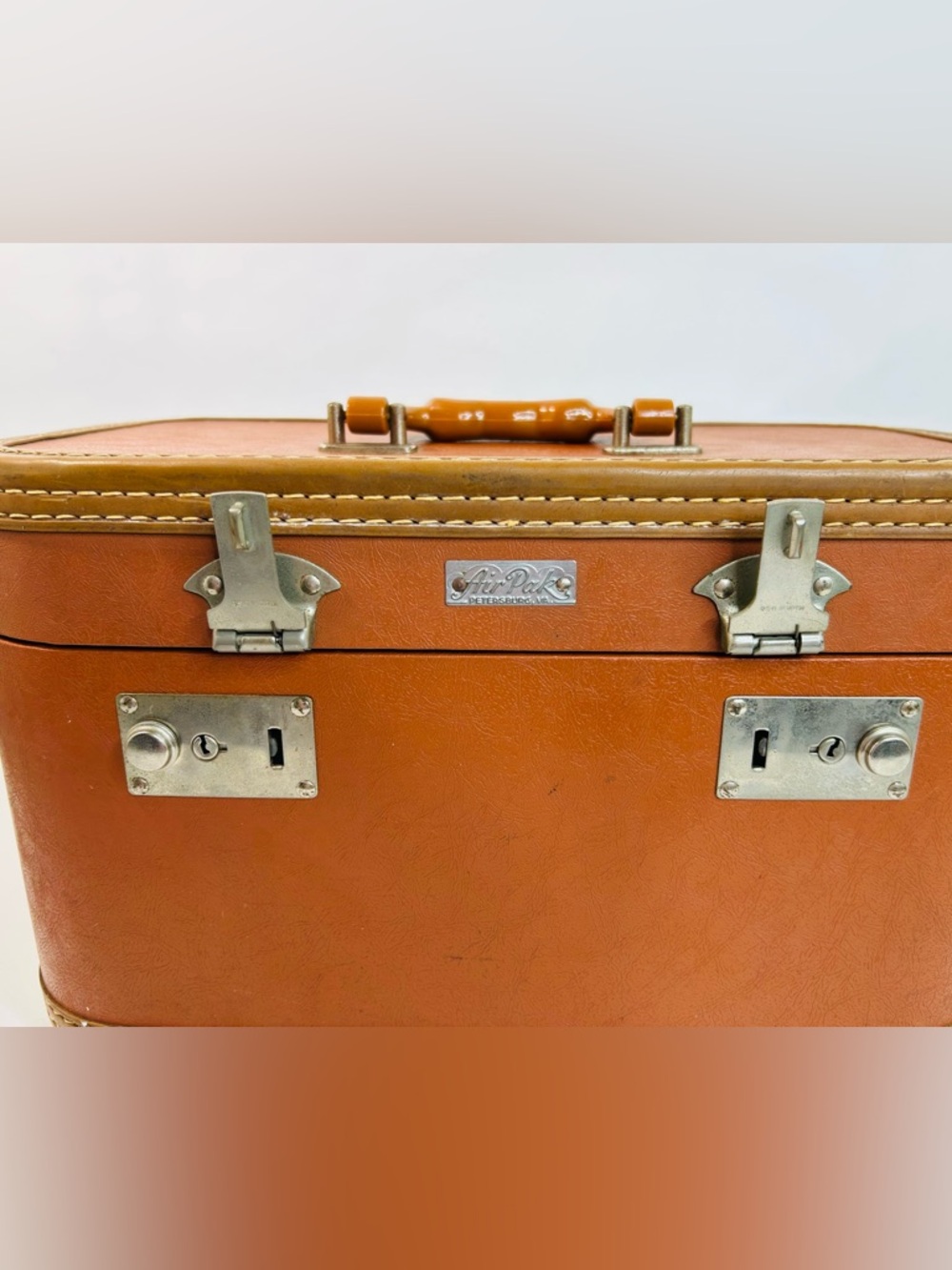 Vintage Air Pak Train Case, Hardshell Vinyl Toiletry Travel Case, Petersburg VA - Picture 5 of 15
